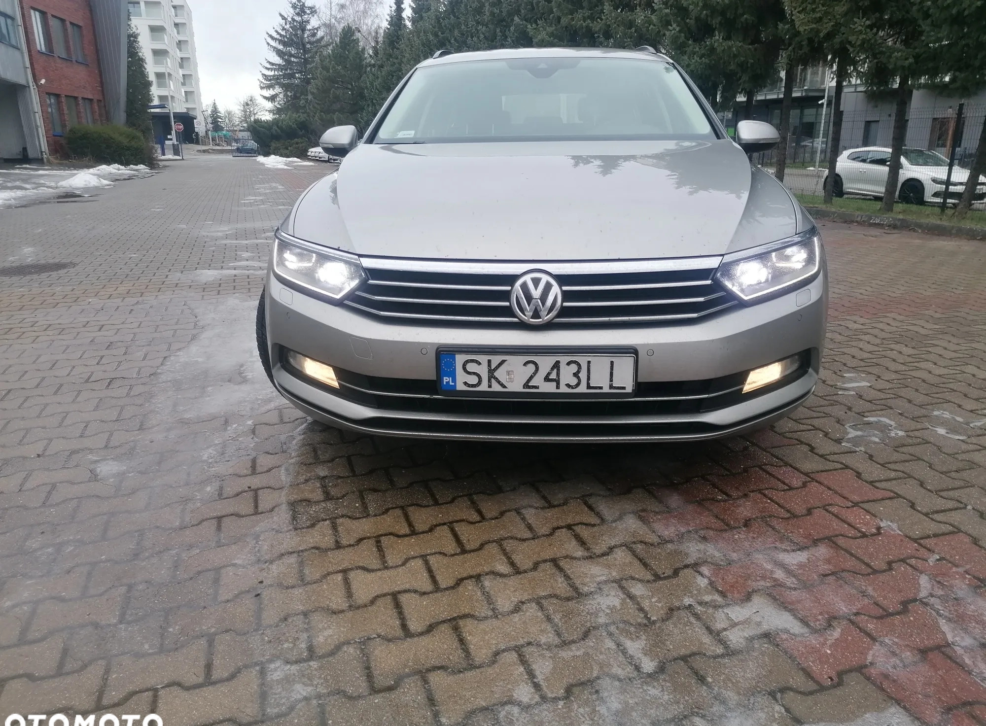 Volkswagen Passat cena 49000 przebieg: 259200, rok produkcji 2017 z Katowice małe 92